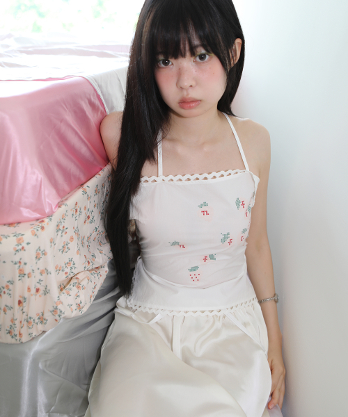 NOFFICIALNOFFICE(ノフィシャルノフィス)の「ピンクストロベリーハンキー バックレストップ(Tシャツ/カットソー・レディース・その他・FREE)」の4枚目の写真