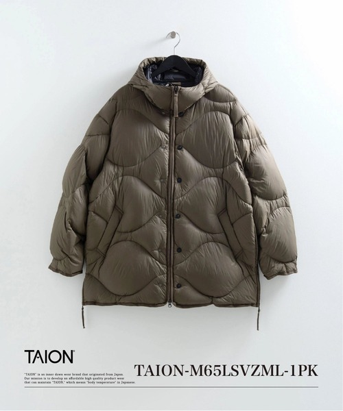TAION(タイオン)の「【TAION(タイオン)】〈ユニセックス〉ミリタリー M65 ボリュームダウンパーカー-ソフトシェル(ダウンジャケット/コート・メンズ・ダークグリーン系/チョコ/ダークネイビー/ダークオリーブ/ブラック/グレイッシュベージュ・L/M/XL/S)」の4枚目の写真