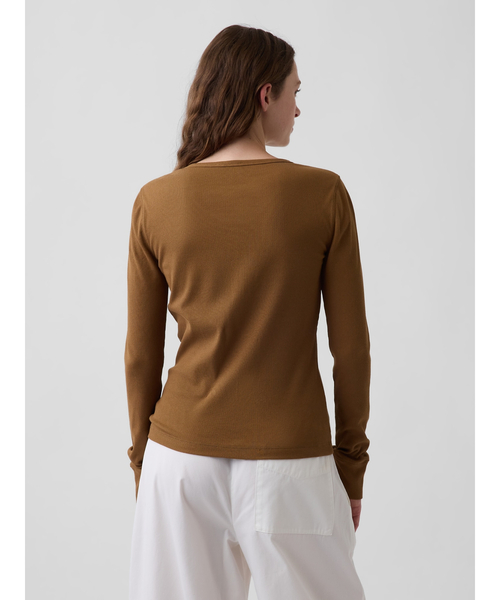 GAP(ギャップ)の「リブ GAPロゴ ヘンリーネックTシャツ(Tシャツ/カットソー・レディース・ブラウン/ブラック/ネイビー/ホワイト・L/XS/XXS/XL/M/S)」の11枚目の写真