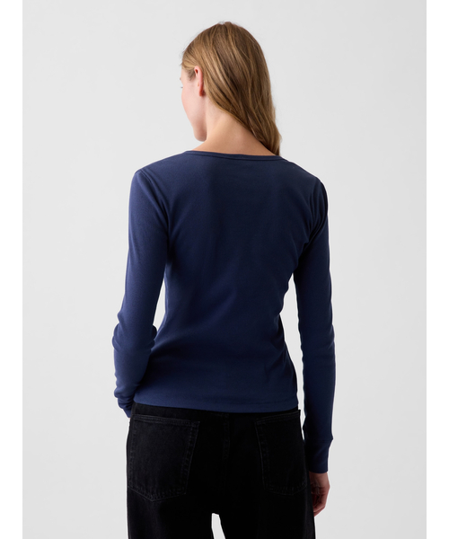 GAP(ギャップ)の「リブ GAPロゴ ヘンリーネックTシャツ(Tシャツ/カットソー・レディース・ブラウン/ブラック/ネイビー/ホワイト・L/XS/XXS/XL/M/S)」の12枚目の写真
