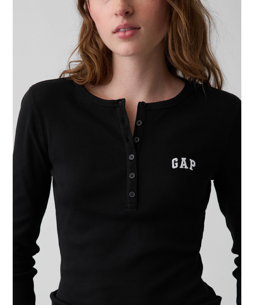 GAP(ギャップ)の「リブ GAPロゴ ヘンリーネックTシャツ(Tシャツ/カットソー・レディース・ブラウン/ブラック/ネイビー/ホワイト・L/XS/XXS/XL/M/S)」の15枚目の写真