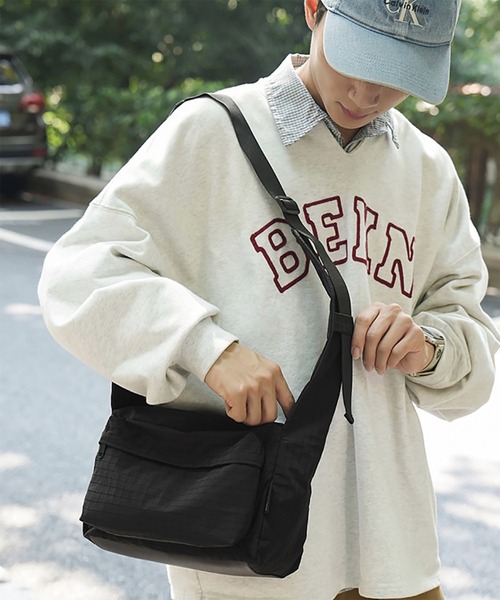 WESTBOY(ウエストボーイ)の「Y2K リップストップナイロン ショルダーバッグ WO26W2BG12(ショルダーバッグ・メンズ・グレー/ブラック・FREE)」の5枚目の写真