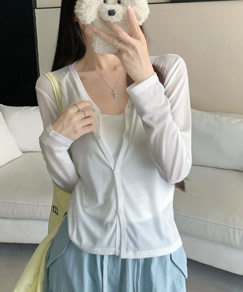 maison de LATIR(メゾンドラティール)の「羽織るだけで今っぽい、シアーVネックカーディガン。(カーディガン/ボレロ・レディース・ホワイト/ブラック/ブルー/ピンク/グレー・FREE)」の10枚目の写真