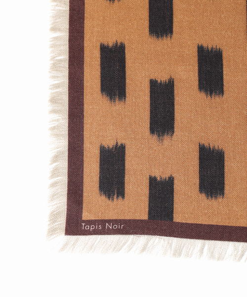 VERMEIL par iena(ヴェルメイユパーイエナ)の「Tapis Noir タピス ノワール Wool Small Gwen スカーフ(バンダナ/スカーフ・レディース・A・FREE)」の5枚目の写真