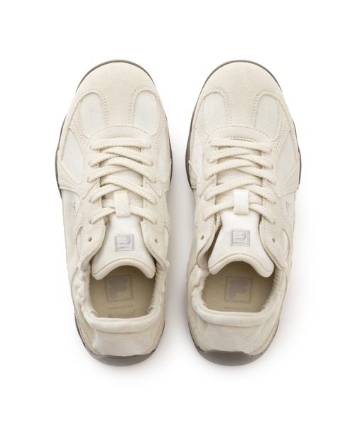 FILA（フィラ）の「FILA GLIO LX / フィラグリオエルエックス（スニーカー・レディース・ホワイト・23.0cm/23.5cm/24.0cm/24.5cm/25.0cm/25.5cm/26.0cm）」の2枚目の写真