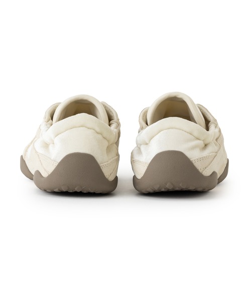FILA（フィラ）の「FILA GLIO LX / フィラグリオエルエックス（スニーカー・レディース・ホワイト・23.0cm/23.5cm/24.0cm/24.5cm/25.0cm/25.5cm/26.0cm）」の3枚目の写真