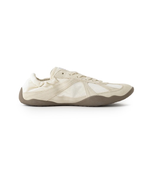 FILA（フィラ）の「FILA GLIO LX / フィラグリオエルエックス（スニーカー・レディース・ホワイト・23.0cm/23.5cm/24.0cm/24.5cm/25.0cm/25.5cm/26.0cm）」の5枚目の写真