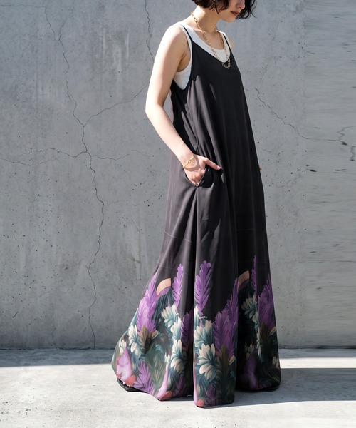 antiqua（アンティカ）の「ボタニカル柄 ロング キャミワンピース（ワンピース・レディース・ブラックミックス・ONESIZE）」の2枚目の写真