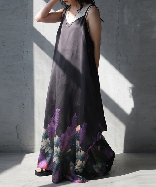 antiqua（アンティカ）の「ボタニカル柄 ロング キャミワンピース（ワンピース・レディース・ブラックミックス・ONESIZE）」の8枚目の写真