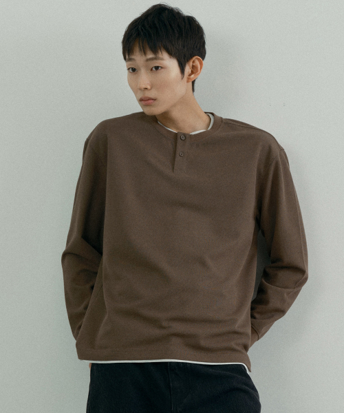 MINDBRIDGE(マインドブリッジ)の「レイヤードヘンリーネックスクラブberサロペットデイリー長袖Tシャツ - 2color(Tシャツ/カットソー・メンズ・ダークベージュ/ブラック・100/105/110/95)」の12枚目の写真