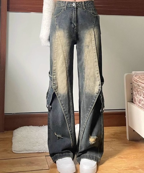 &soiree(アンドソワレ)の「ウォッシュデザイン切り替えストレートデニムパンツ(デニムパンツ・レディース・ブルー・MEDIUM/LARGE/X-LARGE/SMALL)」の1枚目の写真