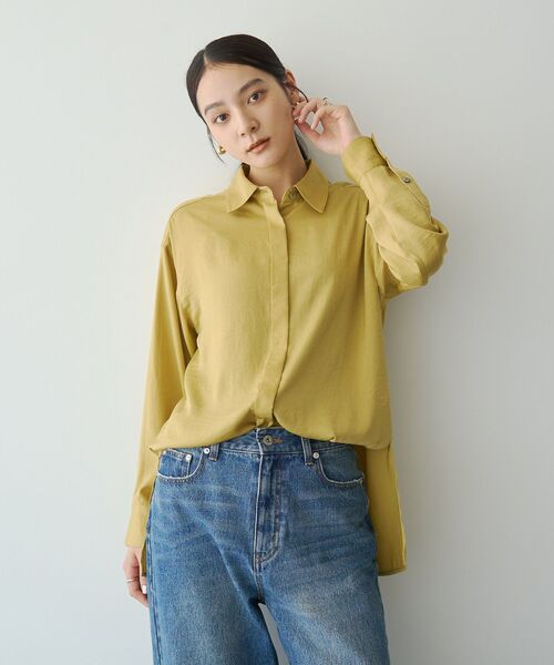 YECCA VECCA(イェッカヴェッカ)の「ヴィンテージサテンシャツ(シャツ/ブラウス・レディース・イエロー/アイボリー/ネイビー/ブルー・FREE)」の8枚目の写真