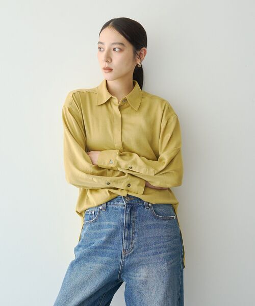 YECCA VECCA(イェッカヴェッカ)の「ヴィンテージサテンシャツ(シャツ/ブラウス・レディース・イエロー/アイボリー/ネイビー/ブルー・FREE)」の9枚目の写真