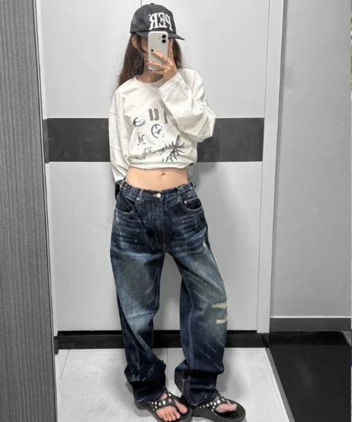 UNKNOWN PLANET(アンノウンプラネット)の「ドミンゴ キャットブラシ ディストロイドワイドデニムパンツ ブルー(デニムパンツ・レディース・その他・SMALL/MEDIUM/LARGE)」の3枚目の写真
