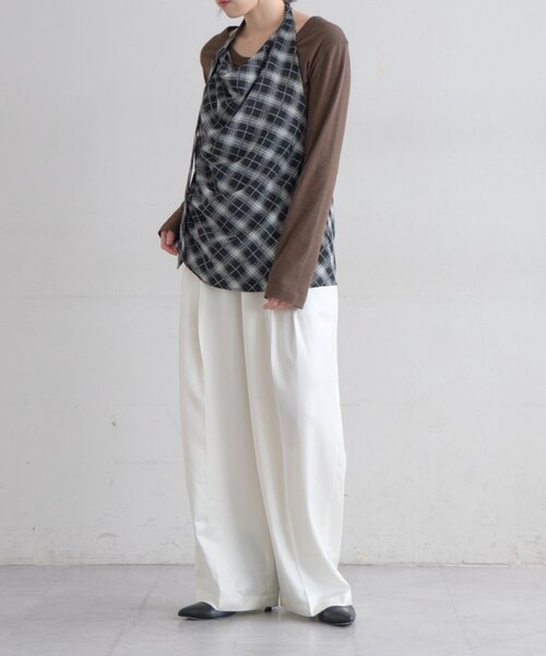 SHENERY（シーナリー）の「【SET UP】レザーライクタックパンツ（その他パンツ・レディース・ホワイト/ブラウン・38/36）」の4枚目の写真