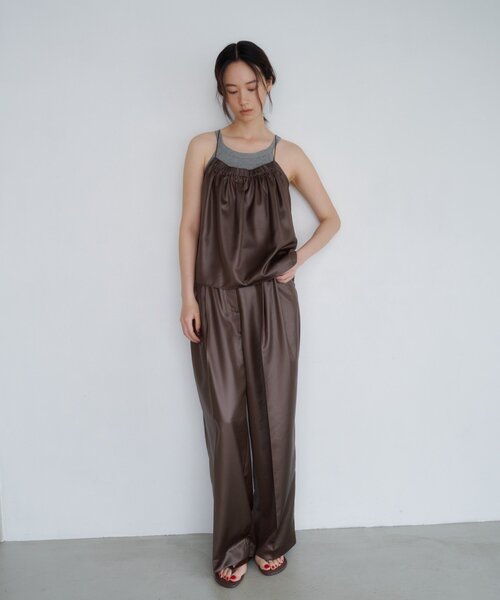 SHENERY（シーナリー）の「【SET UP】レザーライクタックパンツ（その他パンツ・レディース・ホワイト/ブラウン・38/36）」の17枚目の写真