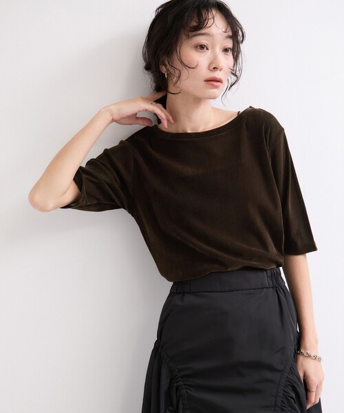 le cercle ADAM ET ROPE'（ルセルクルアダムエロペ）の「シアーベロア５分袖トップス（Tシャツ/カットソー・レディース・ダークブラウン/チャコールグレー/オフホワイト・FREE）」の12枚目の写真