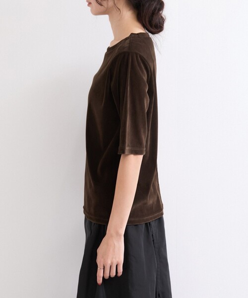 le cercle ADAM ET ROPE'（ルセルクルアダムエロペ）の「シアーベロア５分袖トップス（Tシャツ/カットソー・レディース・ダークブラウン/チャコールグレー/オフホワイト・FREE）」の16枚目の写真