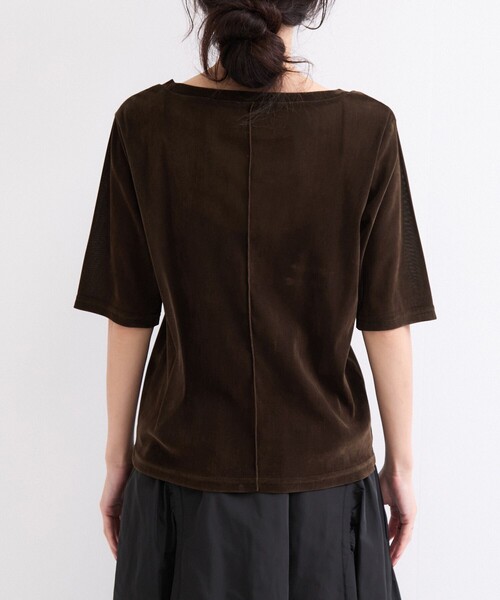 le cercle ADAM ET ROPE'（ルセルクルアダムエロペ）の「シアーベロア５分袖トップス（Tシャツ/カットソー・レディース・ダークブラウン/チャコールグレー/オフホワイト・FREE）」の5枚目の写真