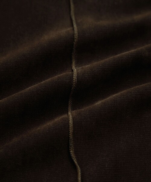 le cercle ADAM ET ROPE'（ルセルクルアダムエロペ）の「シアーベロア５分袖トップス（Tシャツ/カットソー・レディース・ダークブラウン/チャコールグレー/オフホワイト・FREE）」の4枚目の写真