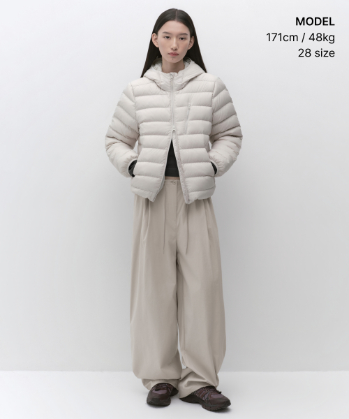 MUSINSA STANDARD WOMAN（ムシンサスタンダードウーマン）の「ウィメンズバルーンパラシュートパンツ [ダスティクリーム]（スウェットパンツ・レディース・その他・24/26/28/30）」の2枚目の写真