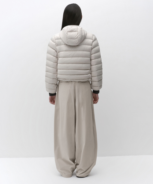 MUSINSA STANDARD WOMAN（ムシンサスタンダードウーマン）の「ウィメンズバルーンパラシュートパンツ [ダスティクリーム]（スウェットパンツ・レディース・その他・24/26/28/30）」の4枚目の写真