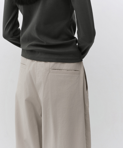 MUSINSA STANDARD WOMAN（ムシンサスタンダードウーマン）の「ウィメンズバルーンパラシュートパンツ [ダスティクリーム]（スウェットパンツ・レディース・その他・24/26/28/30）」の7枚目の写真