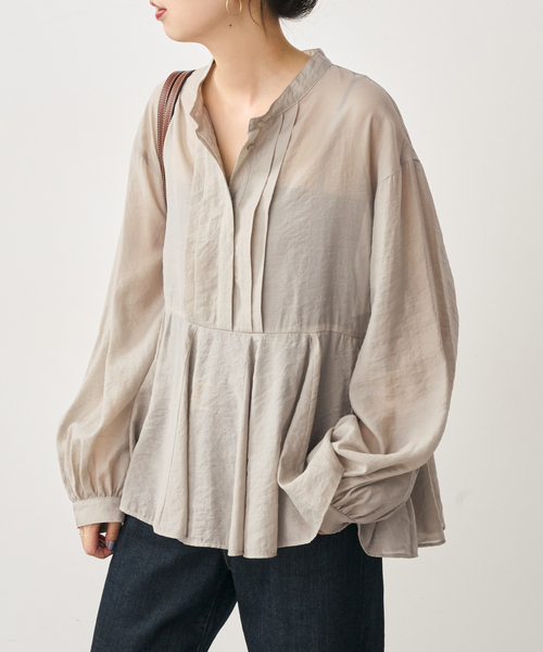 Spick & Span(スピックアンドスパン)の「マチ入りペプラムブラウス(シャツ/ブラウス・レディース・ベージュ/ブラック・FREE)」の2枚目の写真