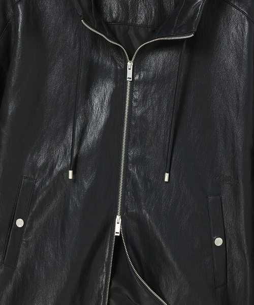 LIFE WORK（ライフワーク）の「レディース) PUレザー フード ジップアップ ジャンパー（パーカー・レディース・ブラック・SMALL/MEDIUM）」の3枚目の写真