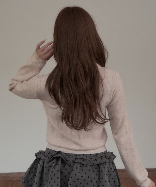TITTY&CO.(ティティーアンドコー)の「ポロカラーリブニットカーディガン(カーディガン/ボレロ・レディース・ピンクベージュ/グレー/ホワイト・FREE)」の4枚目の写真