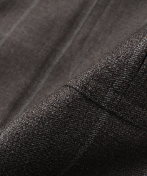 EDIFICE(エディフィス)の「ERRICO FORMICOLA (エリコフォルミコラ) Ex.GIANNI Zip Stripe Shirts(シャツ/ブラウス・メンズ・チョコ・MEDIUM)」の4枚目の写真
