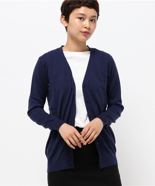 COMME CA ISM（コムサイズム）の「Ｖネックカーディガン（カーディガン/ボレロ・レディース・ブラック/グレー/ホワイト/レッド/キャメル/ネイビー・LARGE/MEDIUM/SMALL）」の4枚目の写真