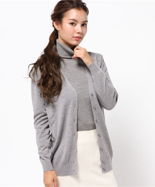 COMME CA ISM（コムサイズム）の「Ｖネックカーディガン（カーディガン/ボレロ・レディース・ブラック/グレー/ホワイト/レッド/キャメル/ネイビー・LARGE/MEDIUM/SMALL）」の3枚目の写真