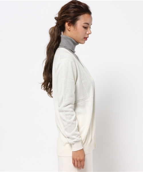 COMME CA ISM（コムサイズム）の「Ｖネックカーディガン（カーディガン/ボレロ・レディース・ブラック/グレー/ホワイト/レッド/キャメル/ネイビー・LARGE/MEDIUM/SMALL）」の9枚目の写真