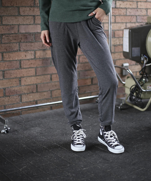 Denime（ドゥニーム）の「リラックスニットソーパンツ（その他パンツ・レディース・ブラック/グレー・FREE）」の3枚目の写真