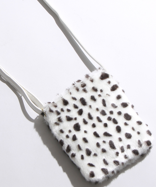 WEGO(ウィゴー)の「WEGO/ファーミニショルダーバッグ(ショルダーバッグ・レディース・サックスブルー/ライトピンク/その他2/その他1/ライトパープル/ホワイト/ブラック/ブラウン/その他3/ネイビー/パープル/ワイン/グレー/その他4/イエロー・FREE)」の12枚目の写真