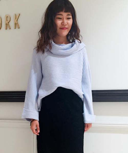 laboratory work（ラボラトリーワーク）の「ストレッチエアリー オフタートルニット（ニット/セーター・レディース・ブラック/ライトベージュ/サックスブルー/杢グレー・MEDIUM）」の17枚目の写真