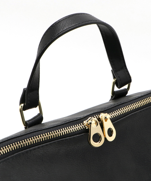 LBC（エルビーシー）の「ベーシック合皮2WAYリュック（バックパック/リュック・レディース・ライトブラウン/ネイビー/ブラック/ベージュ・ONE SIZE）」の13枚目の写真