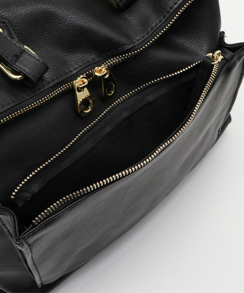 LBC（エルビーシー）の「ベーシック合皮2WAYリュック（バックパック/リュック・レディース・ライトブラウン/ネイビー/ブラック/ベージュ・ONE SIZE）」の17枚目の写真