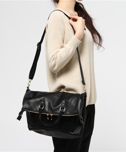 LBC（エルビーシー）の「ベーシック合皮2WAYリュック（バックパック/リュック・レディース・ライトブラウン/ネイビー/ブラック/ベージュ・ONE SIZE）」の11枚目の写真