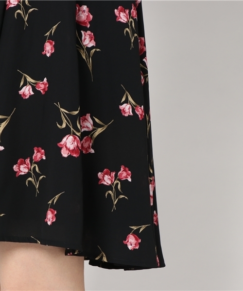 Honeys(ハニーズ)の「花柄ワンピース(ワンピース・レディース・ブラック系その他/ブルー系その他/ホワイト系その他・M/L)」の11枚目の写真