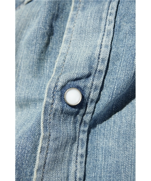 AMERICAN RAG CIE(アメリカンラグシー)の「WRANGLER別注デニムシャツ(107-WRA-#S9095-456)(シャツ/ブラウス・メンズ・インディゴブルー・SMALL/MEDIUM/LARGE)」の6枚目の写真