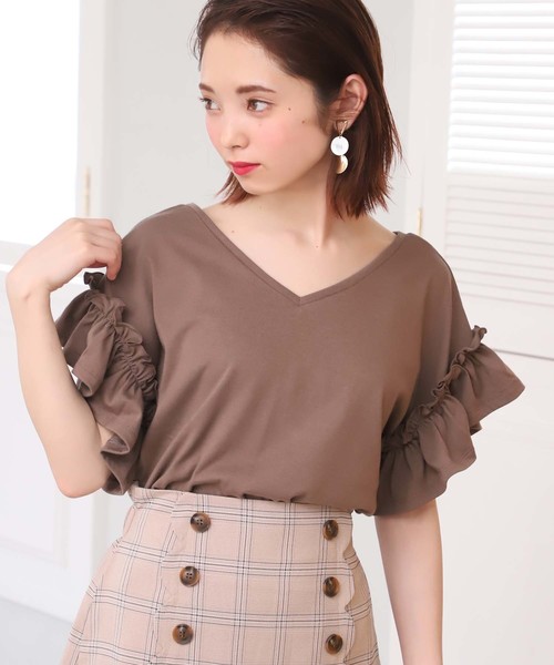 one after another NICE CLAUP(ワンアフターアナザーナイスクラップ)の「【WEB STORE限定】袖フリルTシャツ(Tシャツ/カットソー・レディース・レッド/オフホワイト/イエロー/スミクロ/パープル/ブラウン/ミント/ピンク系その他・FREE)」の3枚目の写真