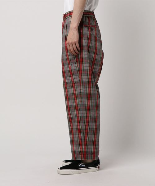 COMME CA COMMUNE(コムサコミューン)の「ツータック ワイド パンツ(その他パンツ・メンズ・チェック/グリーン系カモフラージュ・SMALL/MEDIUM/LARGE)」の3枚目の写真