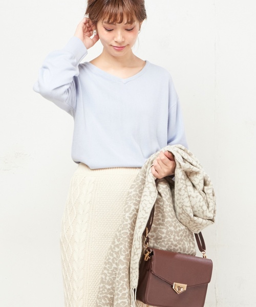 natural couture（ナチュラルクチュール）の「カシミアタッチVネック（ニット/セーター・レディース・ブラック/ベージュ/サックスブルー/ピンク/イエロー/アイボリー/ボルドー/ブルー・FREE）」の5枚目の写真