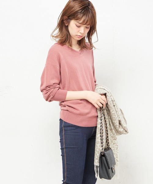 natural couture（ナチュラルクチュール）の「カシミアタッチVネック（ニット/セーター・レディース・ブラック/ベージュ/サックスブルー/ピンク/イエロー/アイボリー/ボルドー/ブルー・FREE）」の7枚目の写真