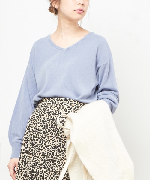 natural couture（ナチュラルクチュール）の「カシミアタッチVネック（ニット/セーター・レディース・ブラック/ベージュ/サックスブルー/ピンク/イエロー/アイボリー/ボルドー/ブルー・FREE）」の6枚目の写真