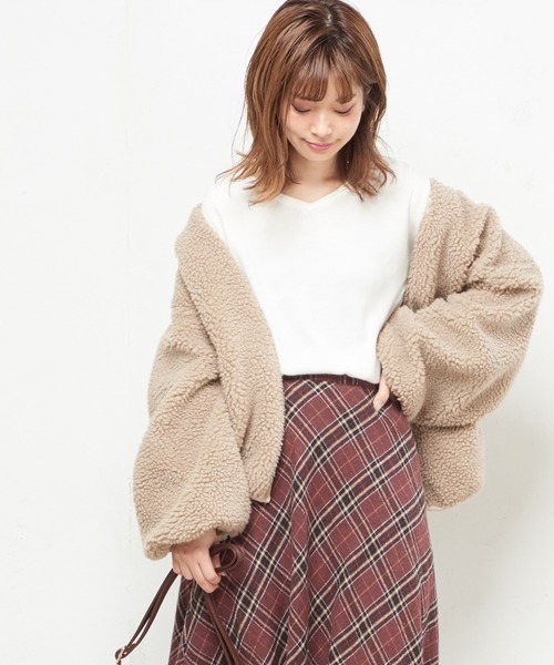 natural couture（ナチュラルクチュール）の「カシミアタッチVネック（ニット/セーター・レディース・ブラック/ベージュ/サックスブルー/ピンク/イエロー/アイボリー/ボルドー/ブルー・FREE）」の9枚目の写真