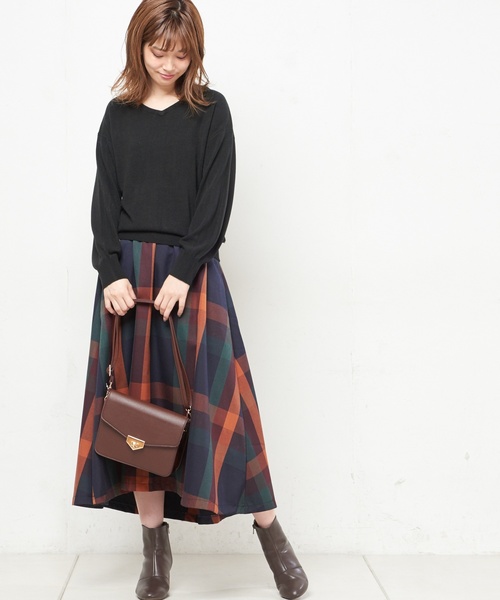 natural couture（ナチュラルクチュール）の「カシミアタッチVネック（ニット/セーター・レディース・ブラック/ベージュ/サックスブルー/ピンク/イエロー/アイボリー/ボルドー/ブルー・FREE）」の12枚目の写真