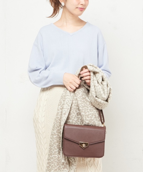 natural couture（ナチュラルクチュール）の「カシミアタッチVネック（ニット/セーター・レディース・ブラック/ベージュ/サックスブルー/ピンク/イエロー/アイボリー/ボルドー/ブルー・FREE）」の13枚目の写真